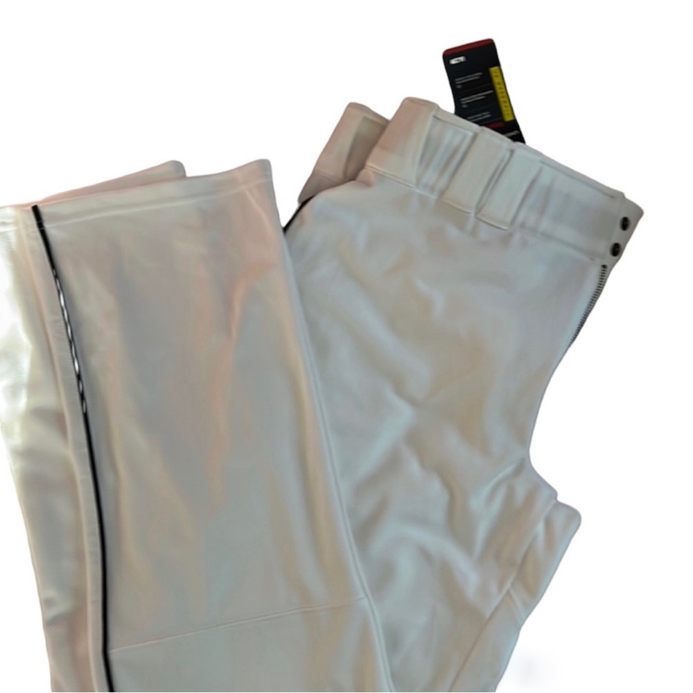 Men’s large Under Armour baseball pants with black stripe.  Loose fit.  …